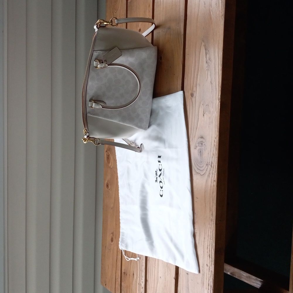 White coach crossbody